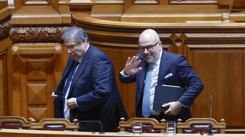 Benefício fiscal para quem arrende casas até 2.300 euros aprovado no Parlamento
