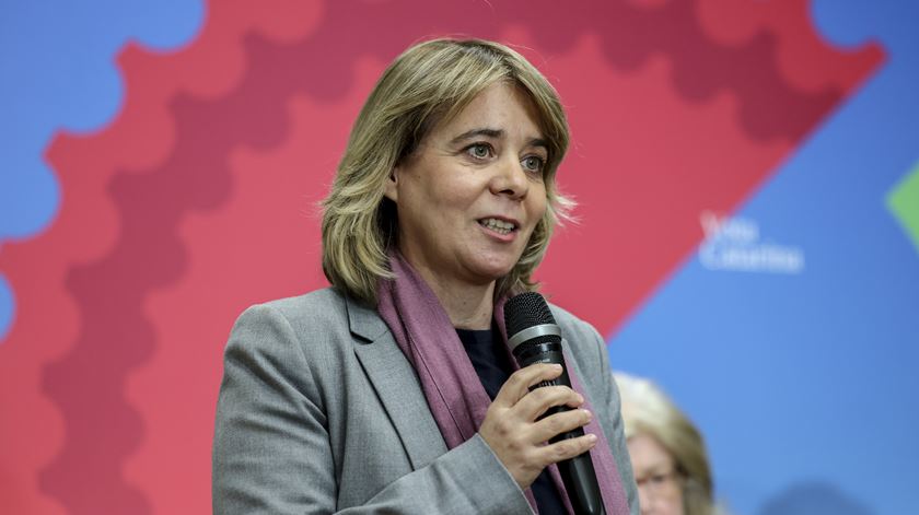 Catarina Martins apela a "radicalidade" exigente para garantir igualdade entre homens e mulheres