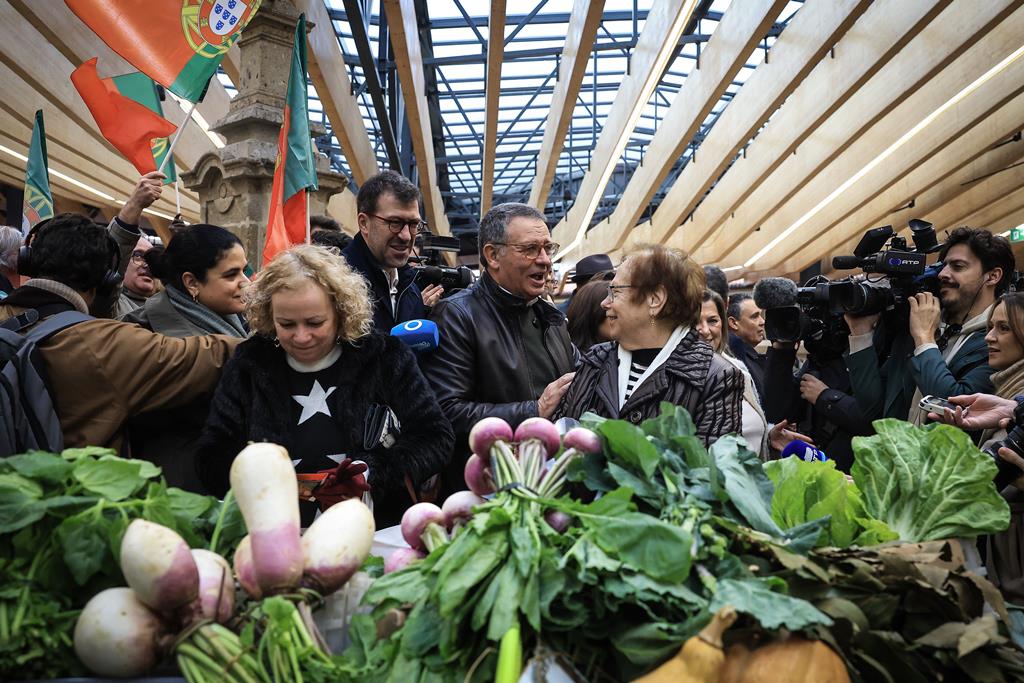 Saúde. Seguro pede "coragem política" para não faltar dinheiro à saúde