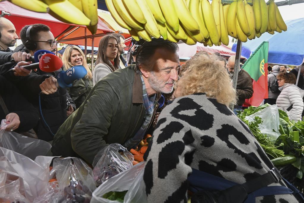 Saúde. Cotrim considera "insuficiente" pressão e contactos "desconhecidos" de Marcelo