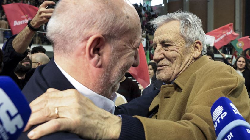 Jerónimo de Sousa aterra na campanha. "O António vai participar até ao último fôlego nesta batalha eleitoral"