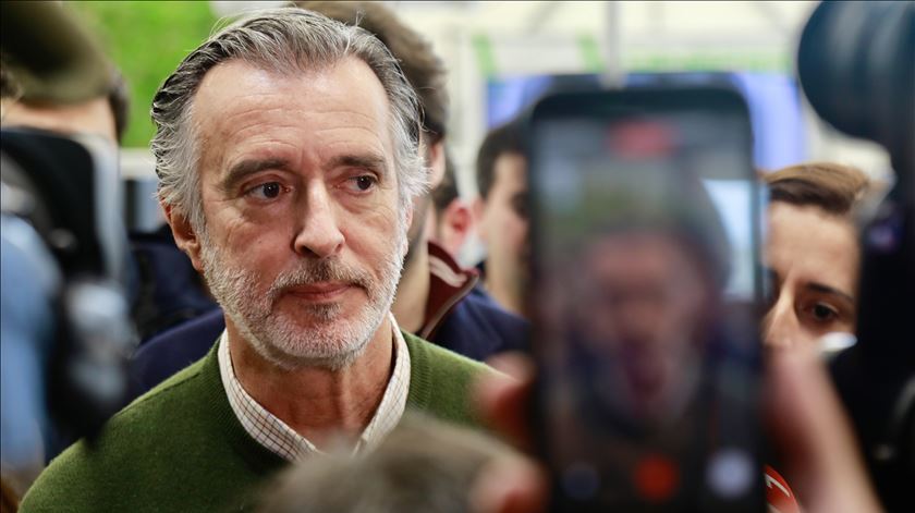 Ex-assessora da IL acusa Cotrim de assédio sexual. Candidato nega e avança para tribunal