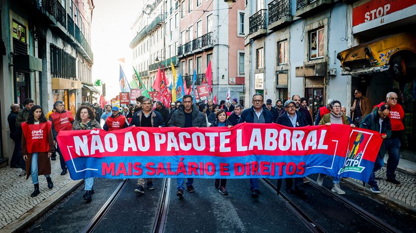 Manifestação: Pacote laboral "não tem ponta por onde se lhe pegue"