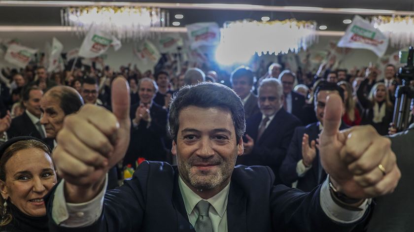 Leve e solto: Ventura embalado pelas sondagens, mas a antecipar dificuldades na segunda volta