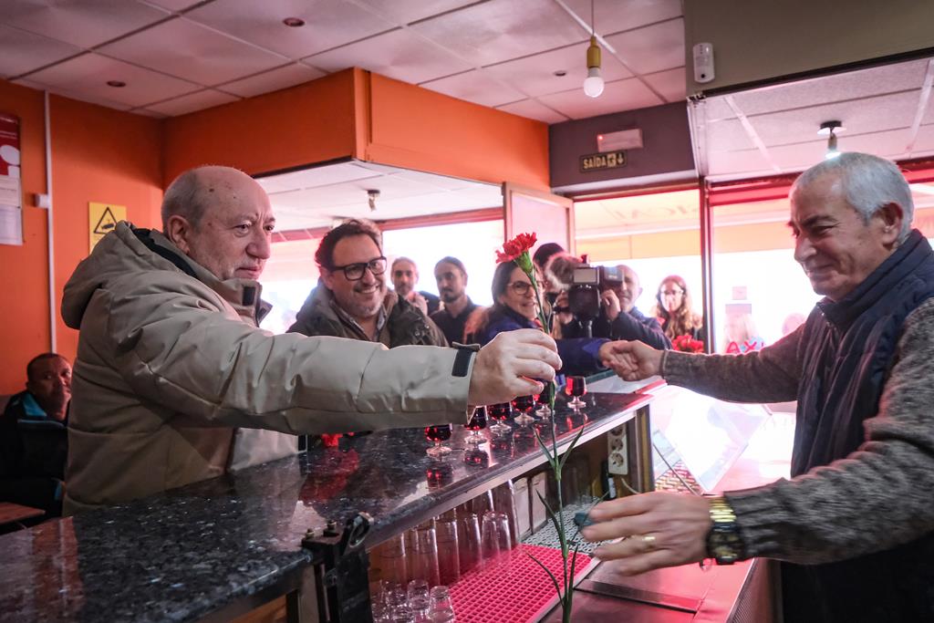 SEX-PEÇA-JOÃO-MALDONADO-1-ANTÓNIO-FILIPE-MANHÃ-14H-D16