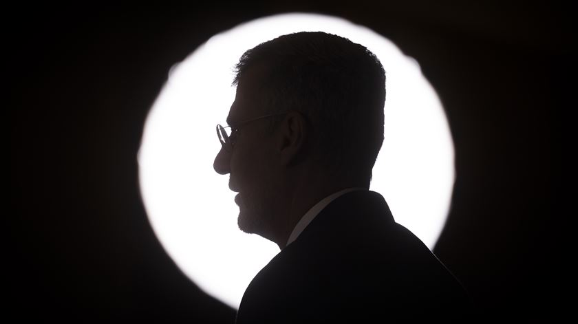 Gouveia e Melo diz que era impossível confirmar listas de prioritários a vacinar Gouveia e Melo diz que era impossível confirmar listas de prioritários a vacinar