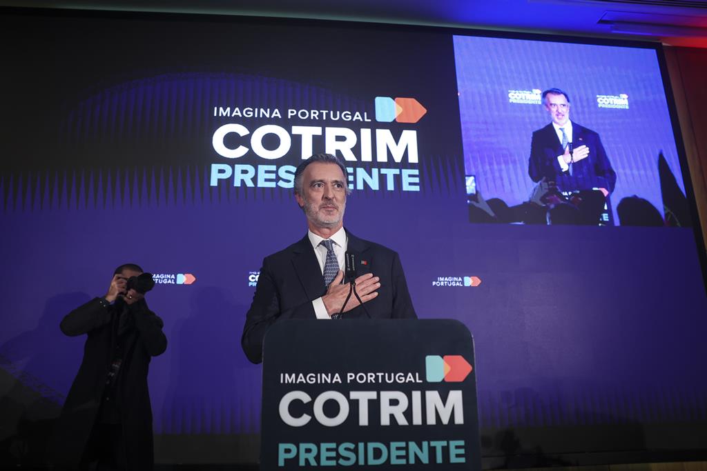 Cotrim de Figueiredo aponta "erro estratégico da liderança do PSD" na hora da derrota