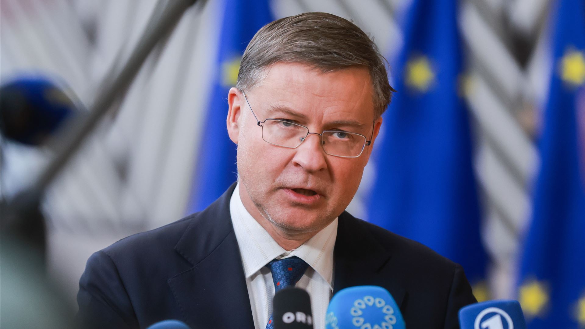 UE prevê desbloquear empréstimo de 90 mil ME à Ucrânia até junho