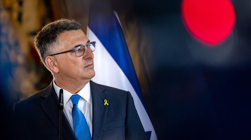 Israel anuncia nova ajuda energética a Kiev "enquanto o mundo comemora os quatros anos"