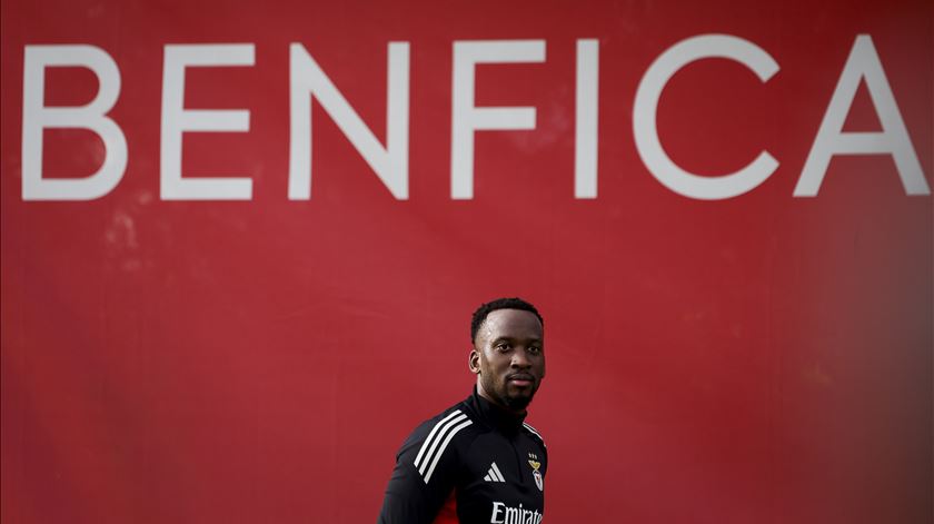 Mourinho anuncia regresso de Dodi Lukébakio no Benfica