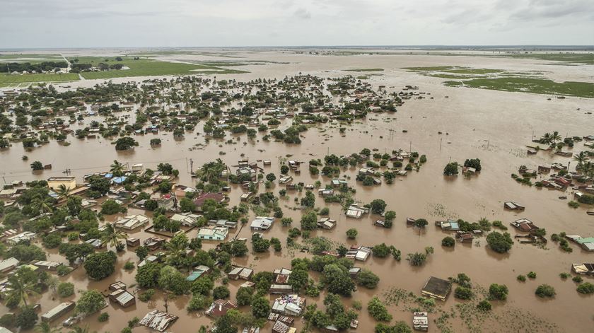 Moçambicana descreve bairro inundado pelas cheias