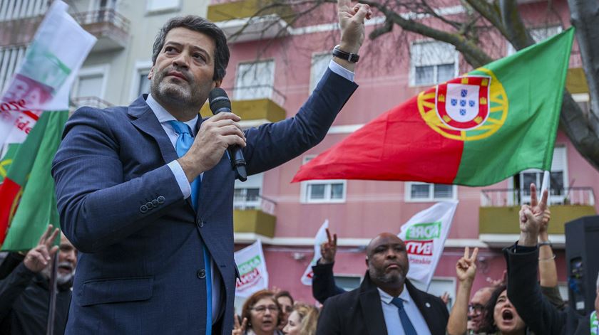 Ventura ignora temas locais, mas povo não desmobiliza. "Tem coisas boas. Combate os tubarões"