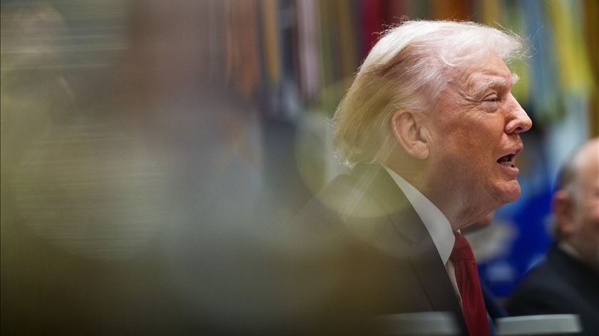 Trump nas mãos dos Democratas: Senado fecha acordo para financiar governo