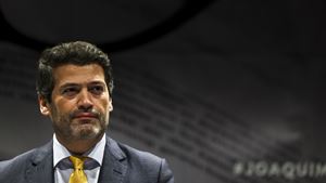 Ventura acusa Seguro de ser levado ao colo pela comunicação social e conhece António que ficou com medo dos "três Salazares"