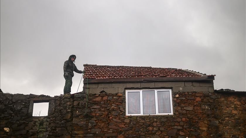 Fraude. Usou Inteligência Artificial para pedir apoio a reconstrução de casa que não existia