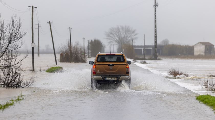 Mau tempo. Cerca de 250 pessoas retiradas das zonas de risco em Santarém