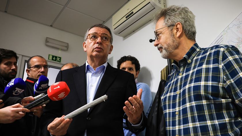 "Sondagens não elegem Presidentes". Seguro pede "legitimidade reforçada" para evitar "pesadelo"