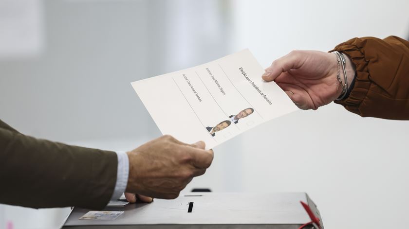 Abstenção na segunda volta ficou acima das eleições de 2001