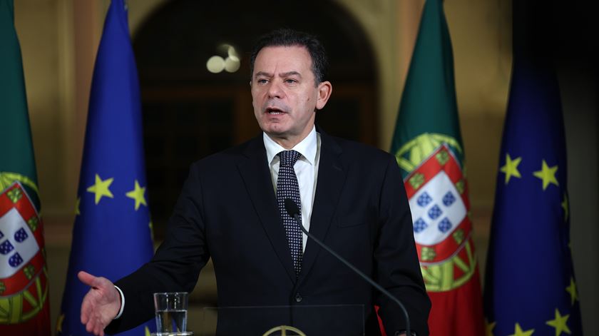 MP abre novo inquérito sobre construção de casa de Montenegro