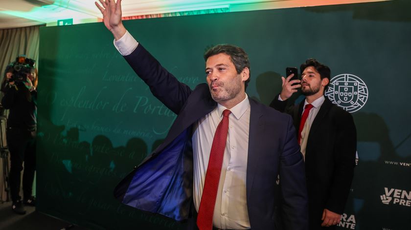 Ventura fala em "oportunidade histórica" para rever Constituição