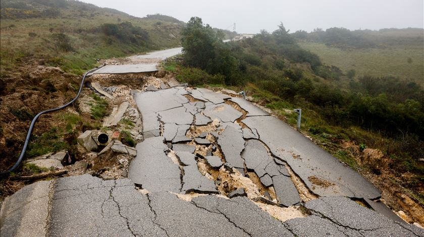 Drone mostra destruição em Arruda dos Vinhos