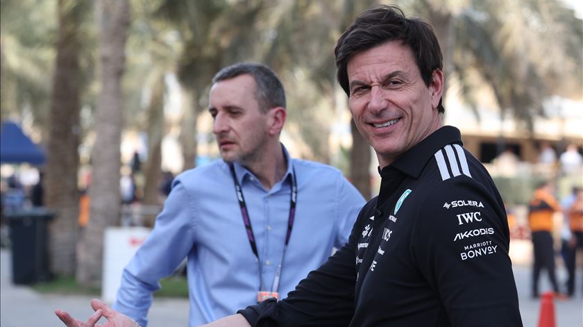 Mercedes à beira da catástrofe? F1 pode mudar regras devido a truque nos motores da equipa