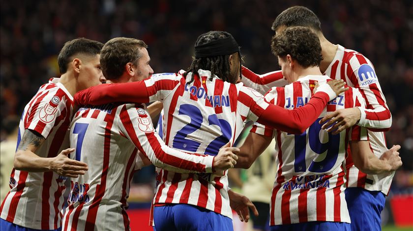 Barcelona goleado. Atlético Madrid com pé e meio na final da Taça do Rei