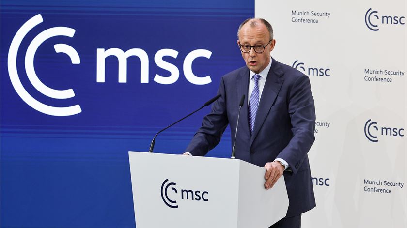 Conservadores alemães aprovam proibição das redes sociais para menores de 14 anos