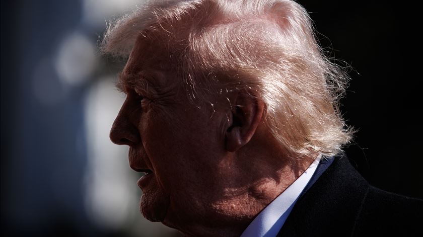 "Rebento com tudo" se o Irão não aceitar acordo na terça-feira, diz Trump