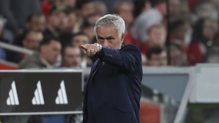 Mourinho, as “duas classificações”, a renovação de contrato e o “se” de Prestianni