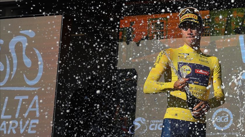 Juan Ayuso vence no Malhão e conquista a Volta ao Algarve