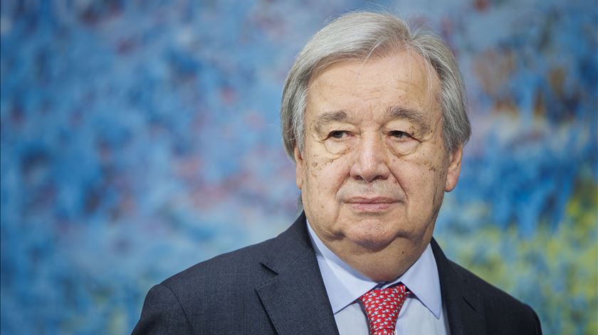 Guterres apela ao cessar-fogo imediato entre Paquistão e Afeganistão