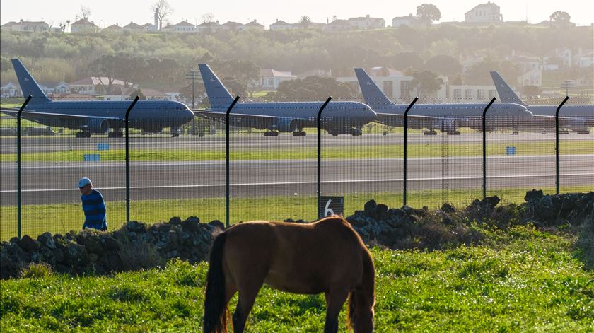 Parlamento dos Açores chumba revisão urgente do acordo das Base das Lajes