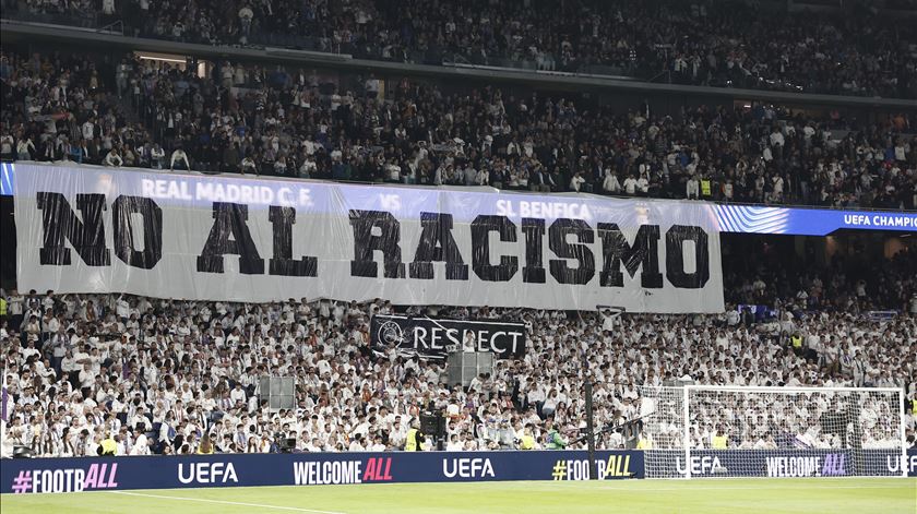 UEFA multa Real Madrid em 15 mil euros por comportamento racista dos adeptos