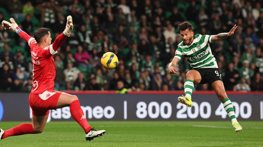 Sporting vence e não deixa fugir FC Porto