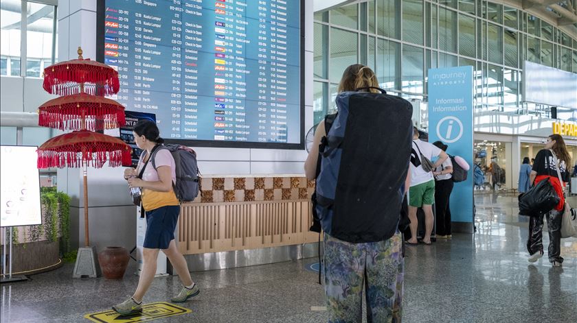 Portuguesa detida em aeroporto da Indonésia com 50 munições
