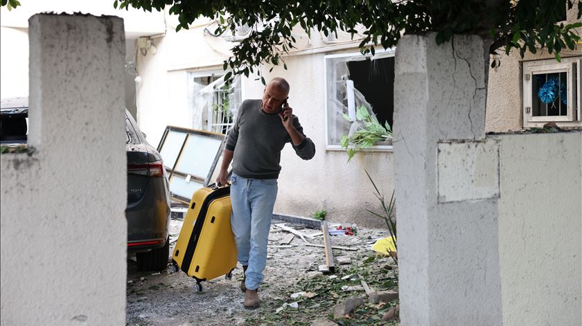 Portugal recebeu 39 pedidos de Israel e dois portugueses saíram do Irão