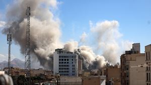 No segundo dia de guerra, intensidade e destruição marcam o confronto