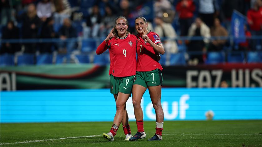Descontos loucos dão vitória a Portugal no arranque da corrida ao Mundial feminino