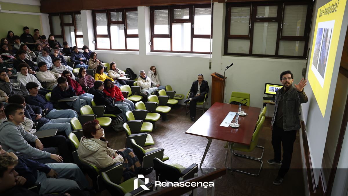 Concurso de professores abriu com menos 2.591 vagas face ao ano passado ...