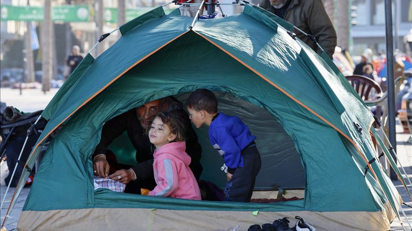 Número de deslocados no Líbano cresceu para um milhão devido à guerra