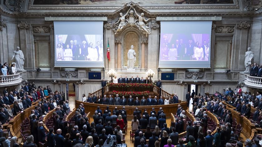 Elogios, avisos e exigências: as primeiras reações ao discurso do novo Presidente da República