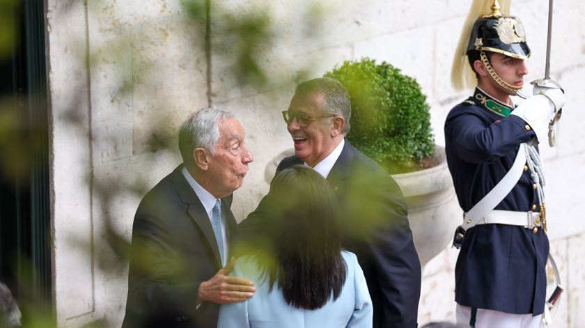 António José Seguro e a mulher, Margarida Maldonado Freitas, acompanhados de Marcelo Rebelo de Sousa. Foto: André Kosters/Lusa