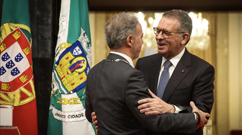 António José Seguro é recebido pelo autarca Pedro Duarte na Câmara Municipal do Porto. Foto: José Coelho/Lusa