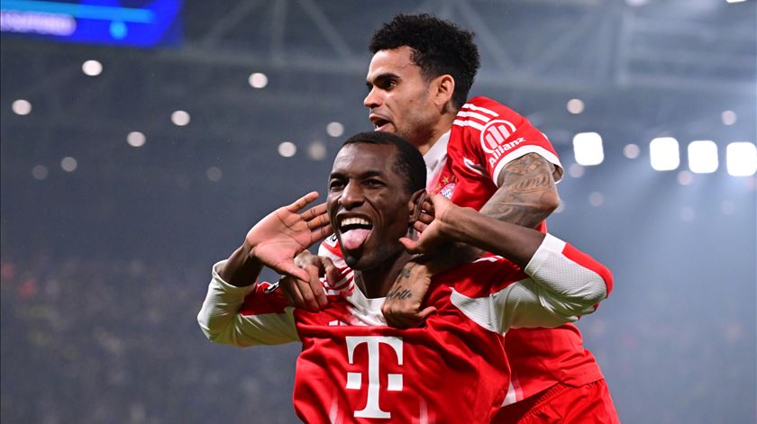 Bayern encaminhado para os "quartos" com goleada à Atalanta