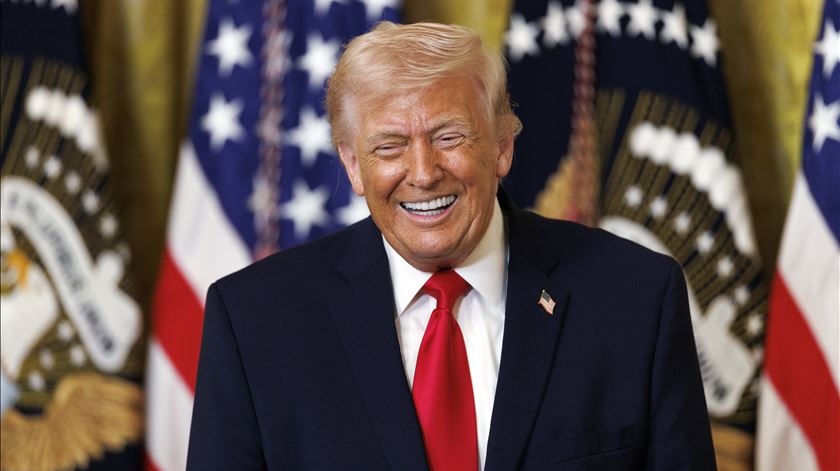 Trump diz que EUA podem voltar a atacar ilha petrolífera de Kharg "só por diversão"