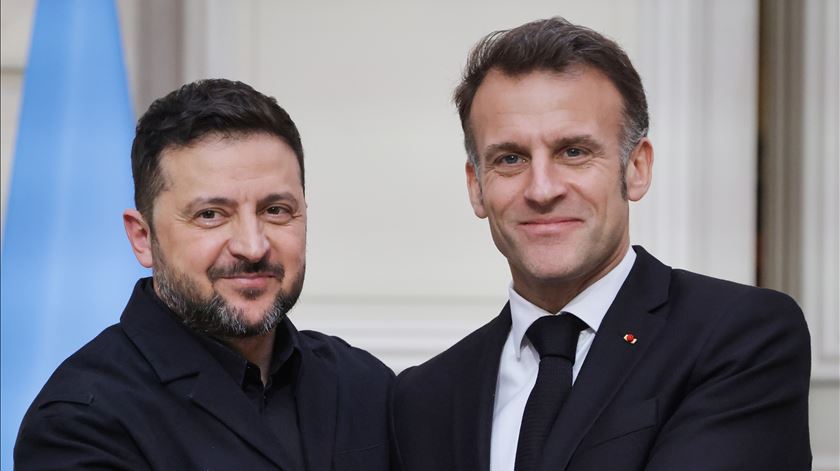 Zelensky contra alívio de sanções à Rússia. "São 10 mil milhões de dólares para a guerra" Zelensky contra alívio de sanções à Rússia. "São 10 mil milhões de dólares para a guerra"