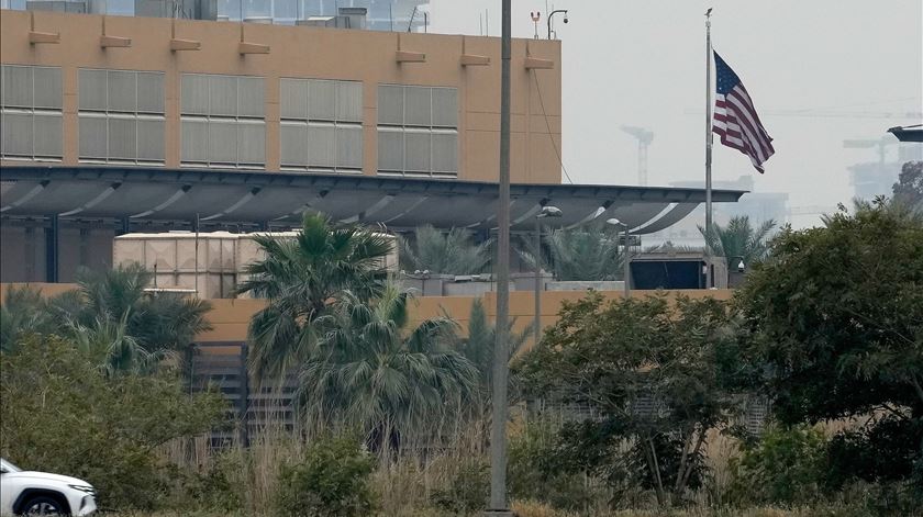 Embaixada dos EUA emite alerta para norte-americanos abandonarem Iraque