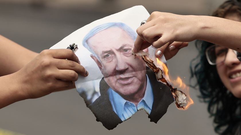 Guarda Revolucionária do Irão jura "caçar e matar" Benjamin Netanyahu