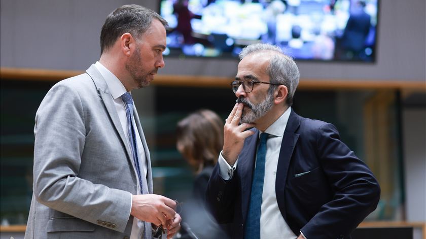 Rangel descarta qualquer envolvimento militar de Portugal no estreito de Ormuz Rangel descarta qualquer envolvimento militar de Portugal no estreito de Ormuz